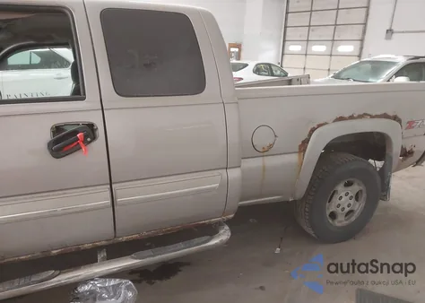 2004 Chevrolet Silverado 1500 Z71 z USA, uszkodzony, nr VIN 1GCEK19T24E354050